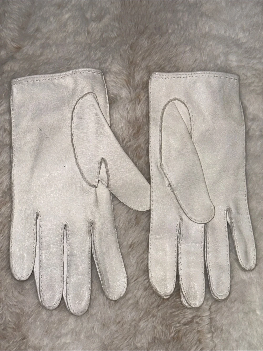 Bottega Veneta White Leather Driving Gloves with Perforated Details